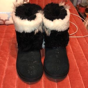 Black & white Uggs